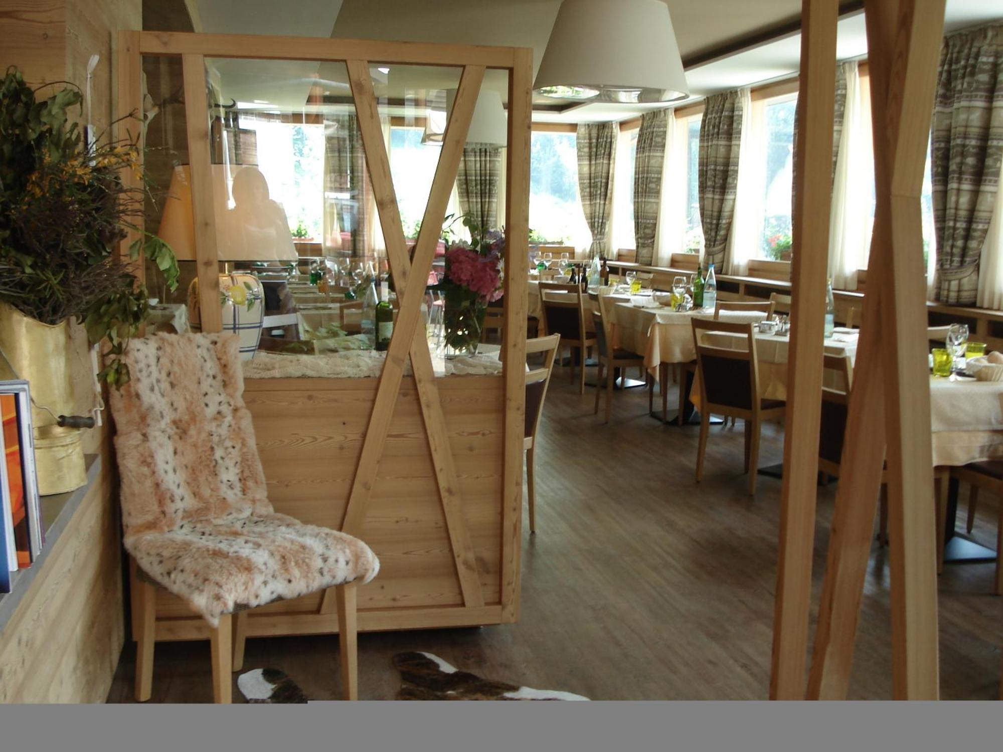 Hotel Pedretti บรานซิ ภายนอก รูปภาพ