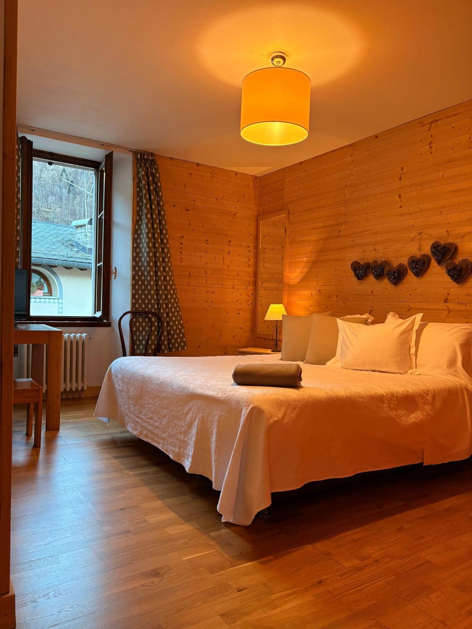 Hotel Pedretti บรานซิ ภายนอก รูปภาพ